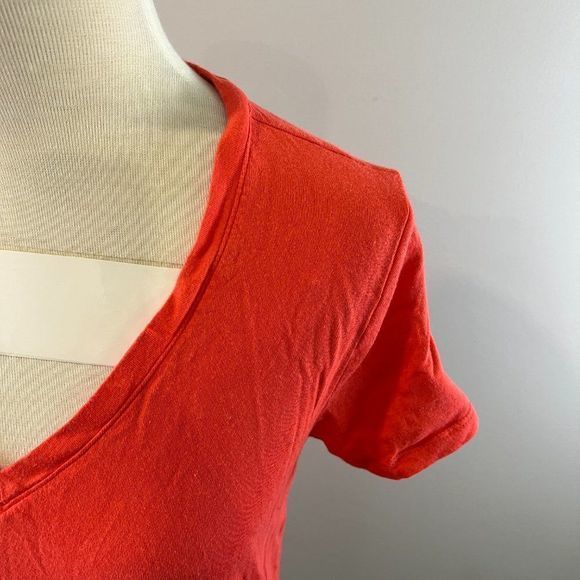 🌿4/$35🌿 GAP Orange V Neck Tee (S) - Picture 3 of 9